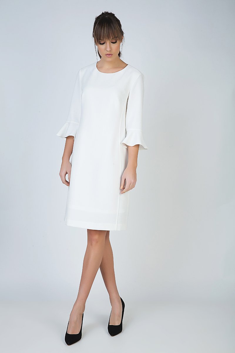 Ecrufarbenes Kleid mit Ärmeldetail aus Kreppstoff