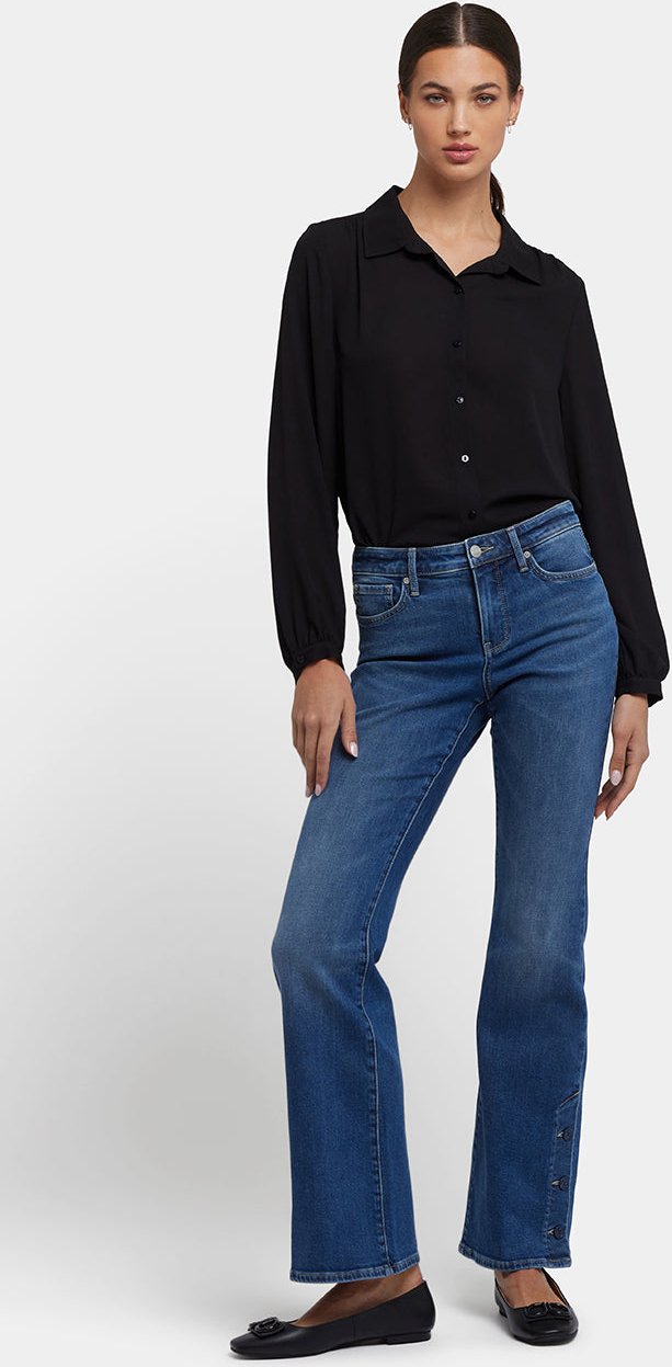 Ava Schlagjeans | Lake Notre-Dame