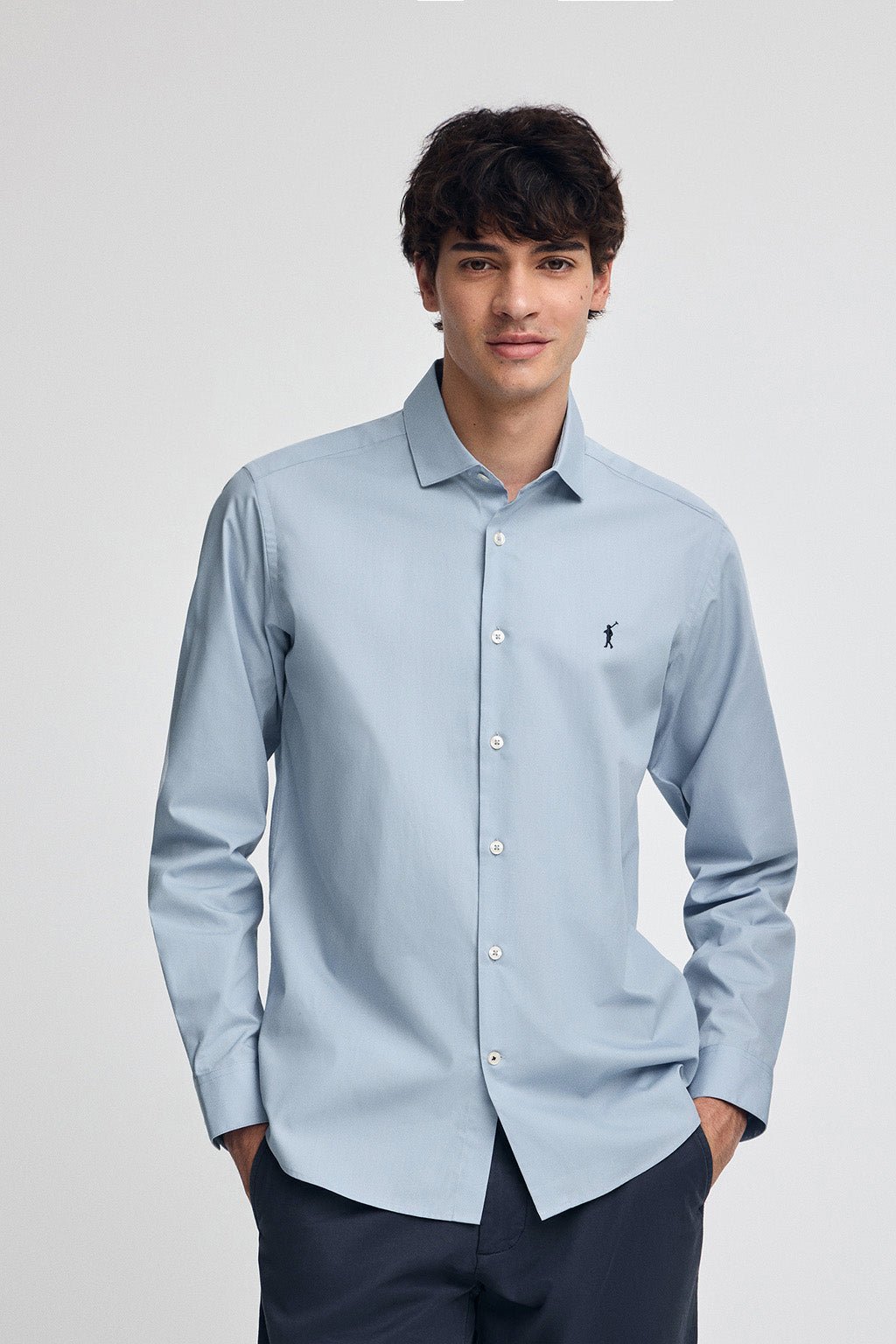 Hemd himmelblau aus Popeline im Slim Fit mit Rigby Go-Logo