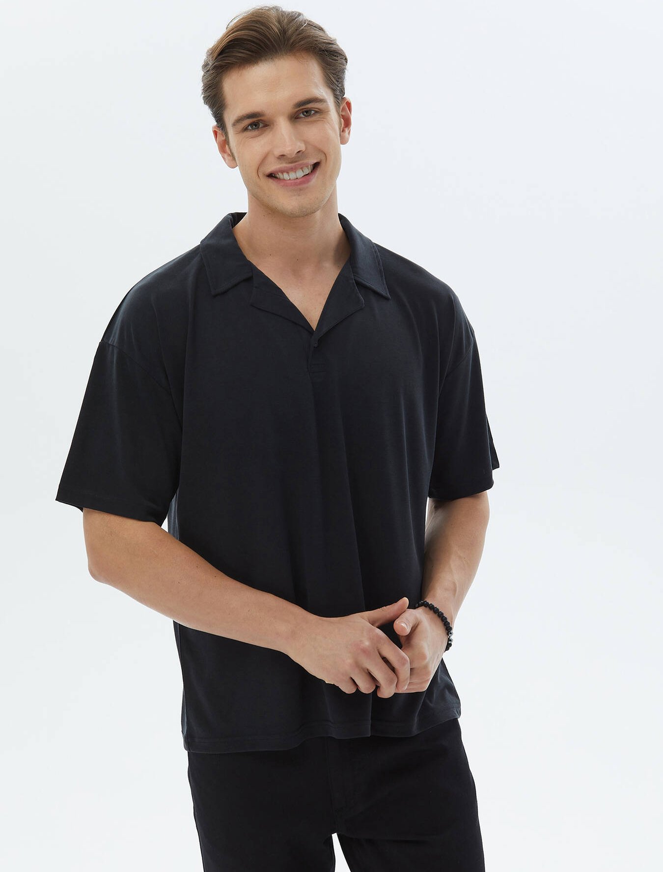 Thumbnail - Jacquard-T-Shirt mit kubanischem Kragen