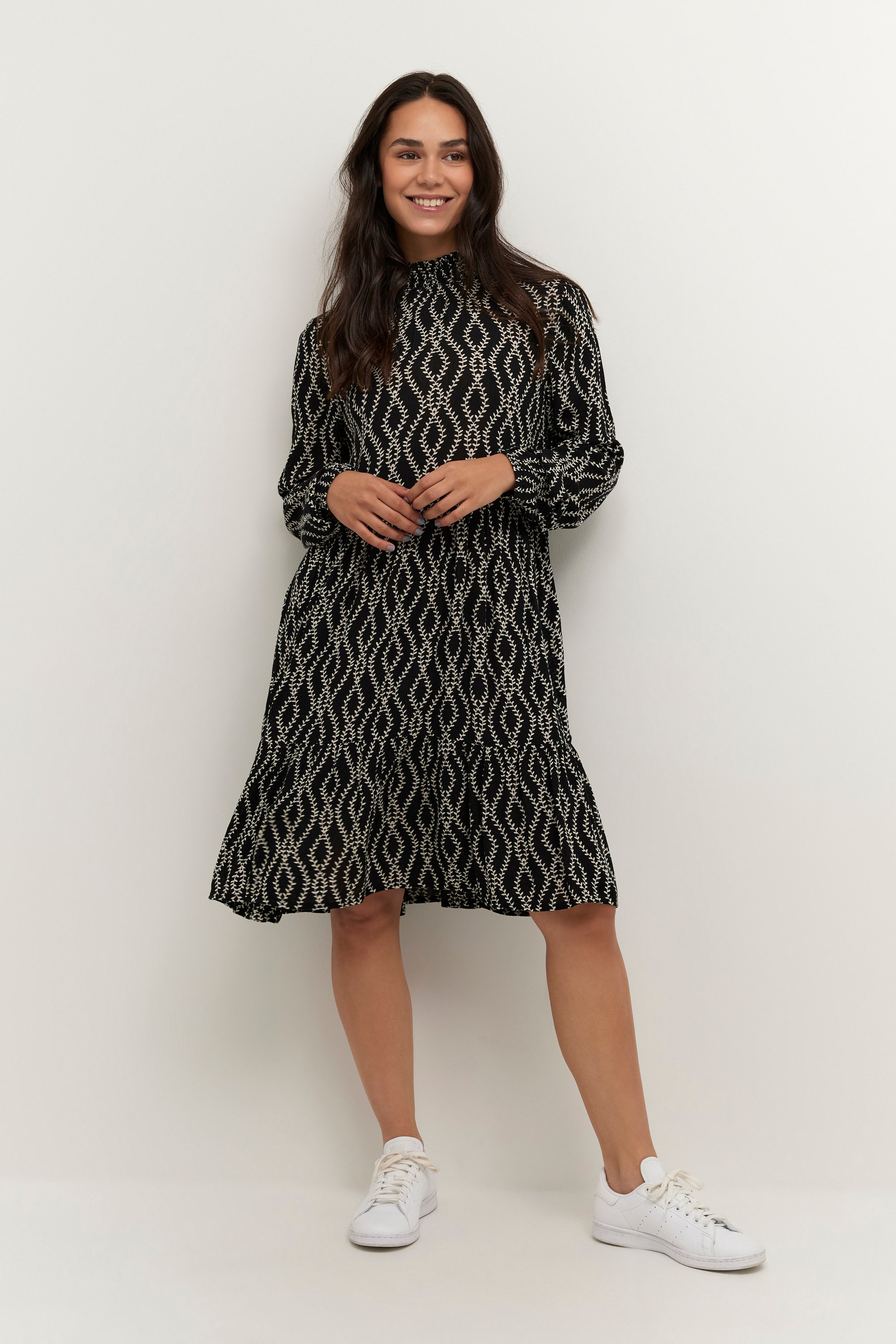 Kleid Loose fit black white