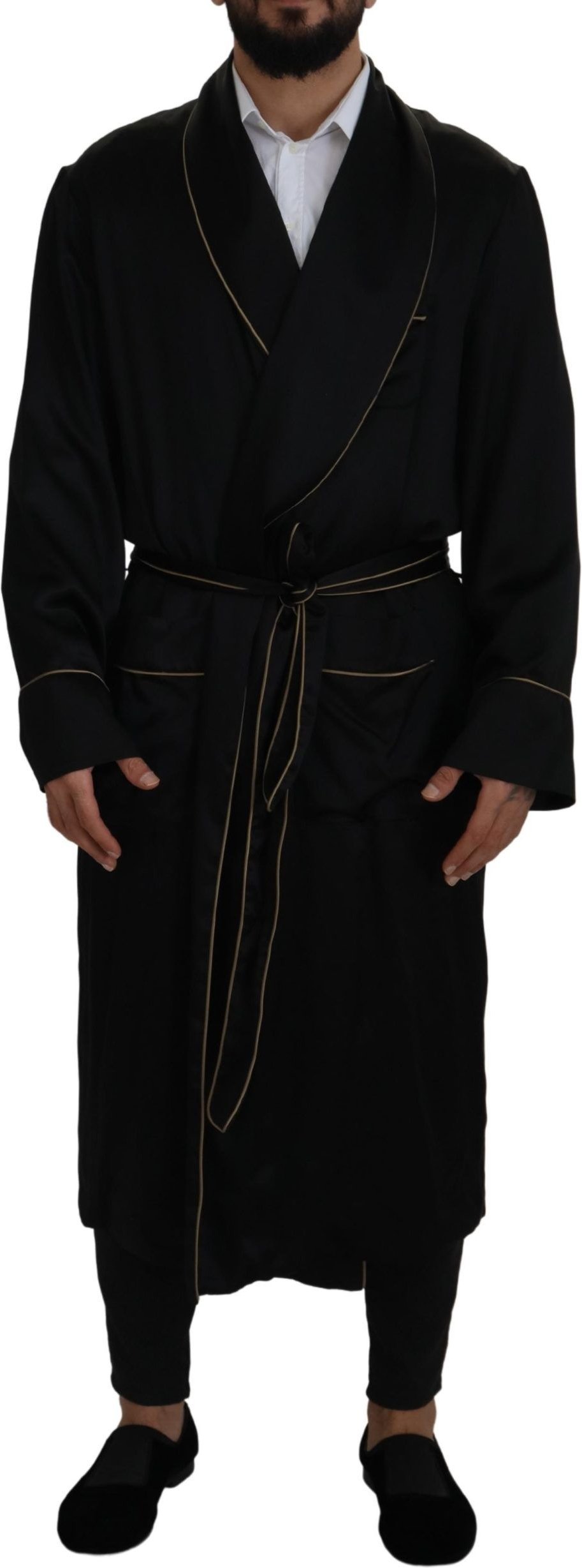 Seidenrobe mit goldener Paspelierung