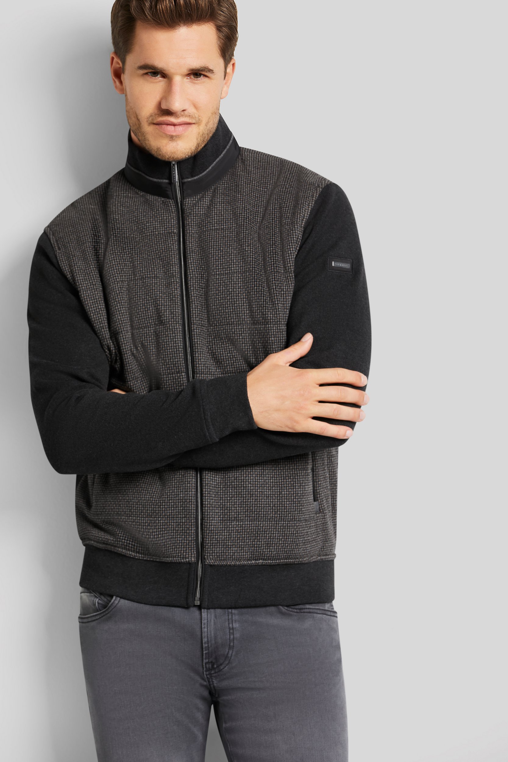 Thumbnail - Bugatti Herren Stehkragenjacke im Pepitamuster
