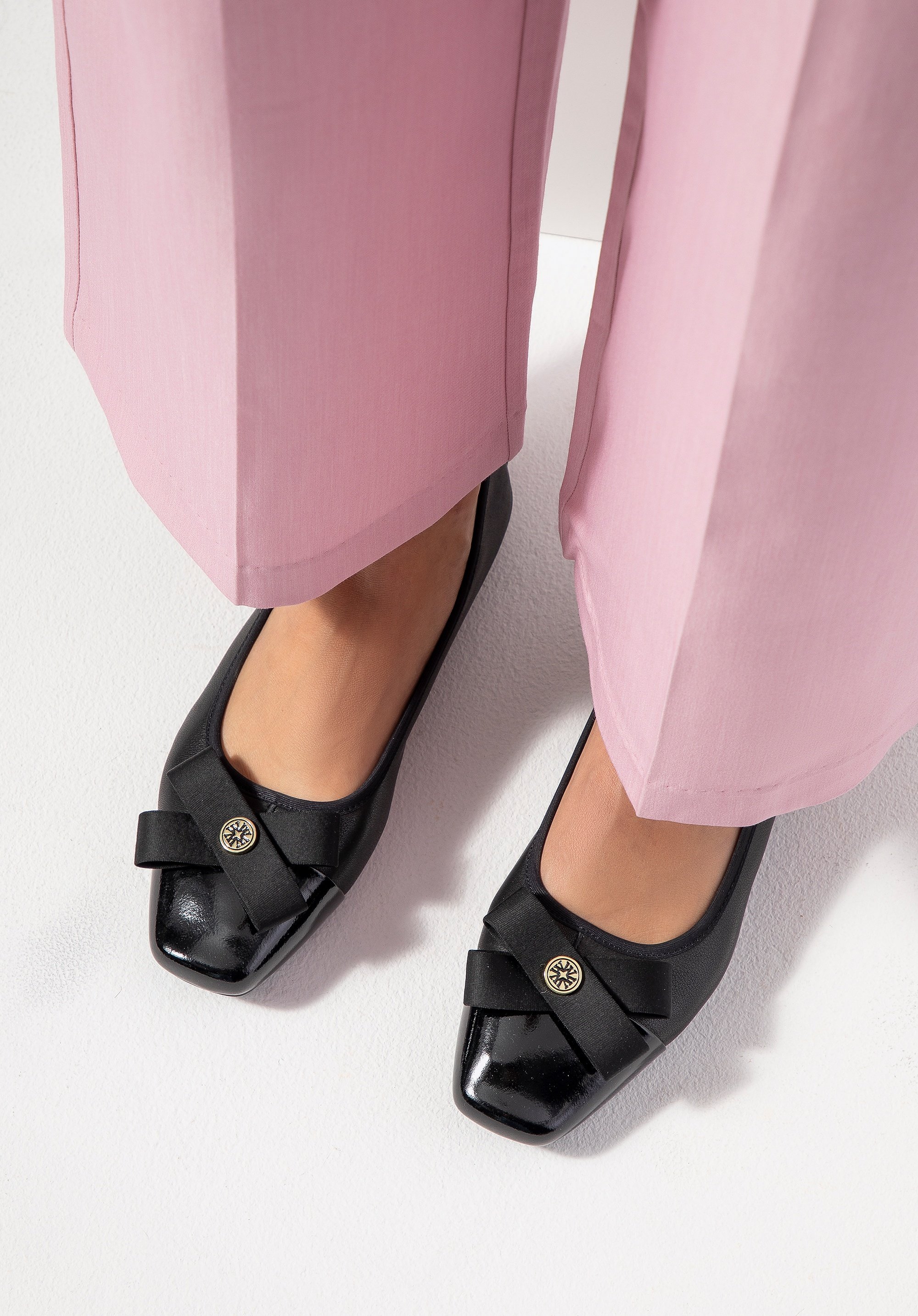 Wittchen Damen-Ballerinas aus Leder mit Zierschleife, Schwarz, Naturleder