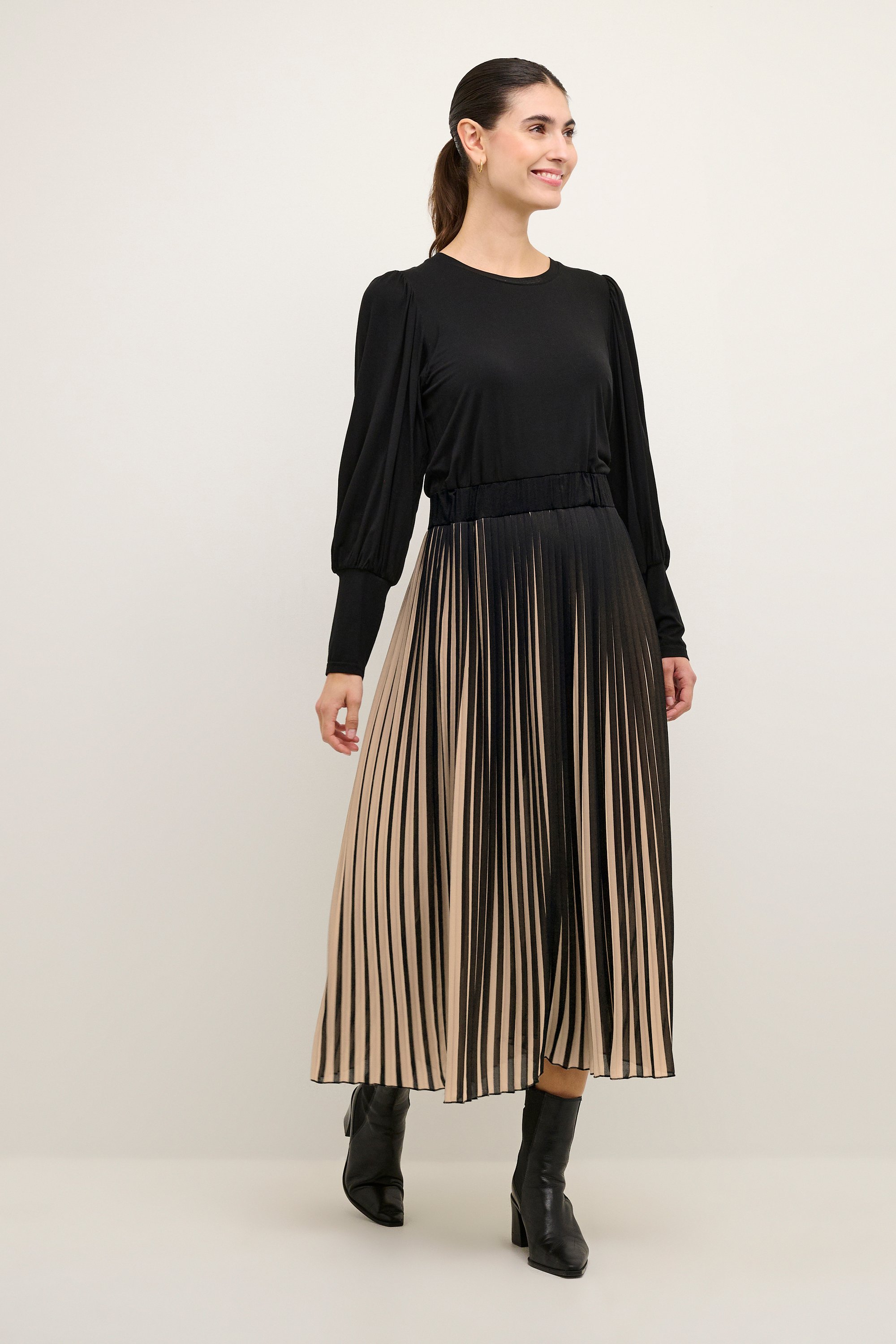 Jersey-Kleid im Relaxed Fit black