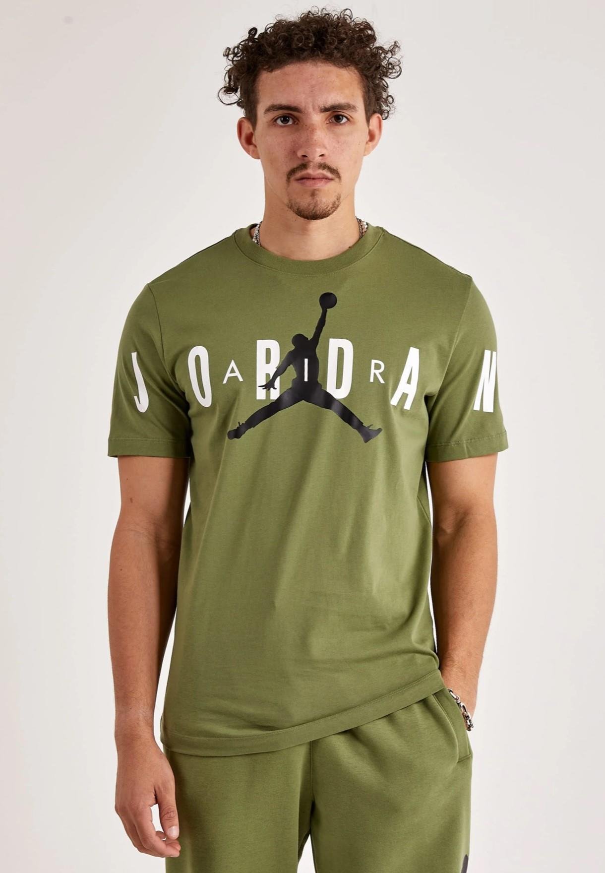 Nike Air Jordan Stretch-T-Shirt in Olive
