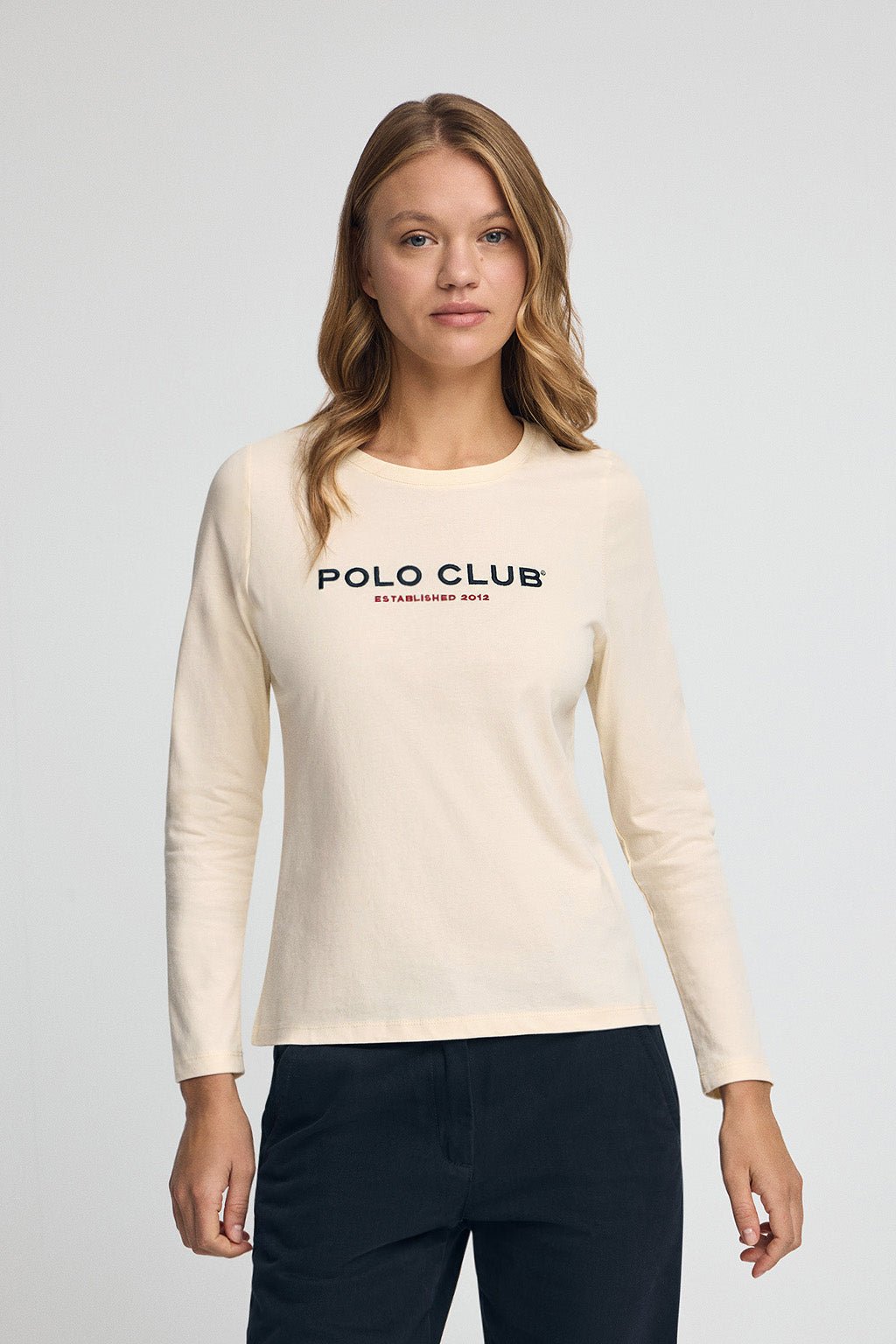 T-Shirt ecru mit langen Ärmeln und gesticktem Logo Established 2012 Polo Club
