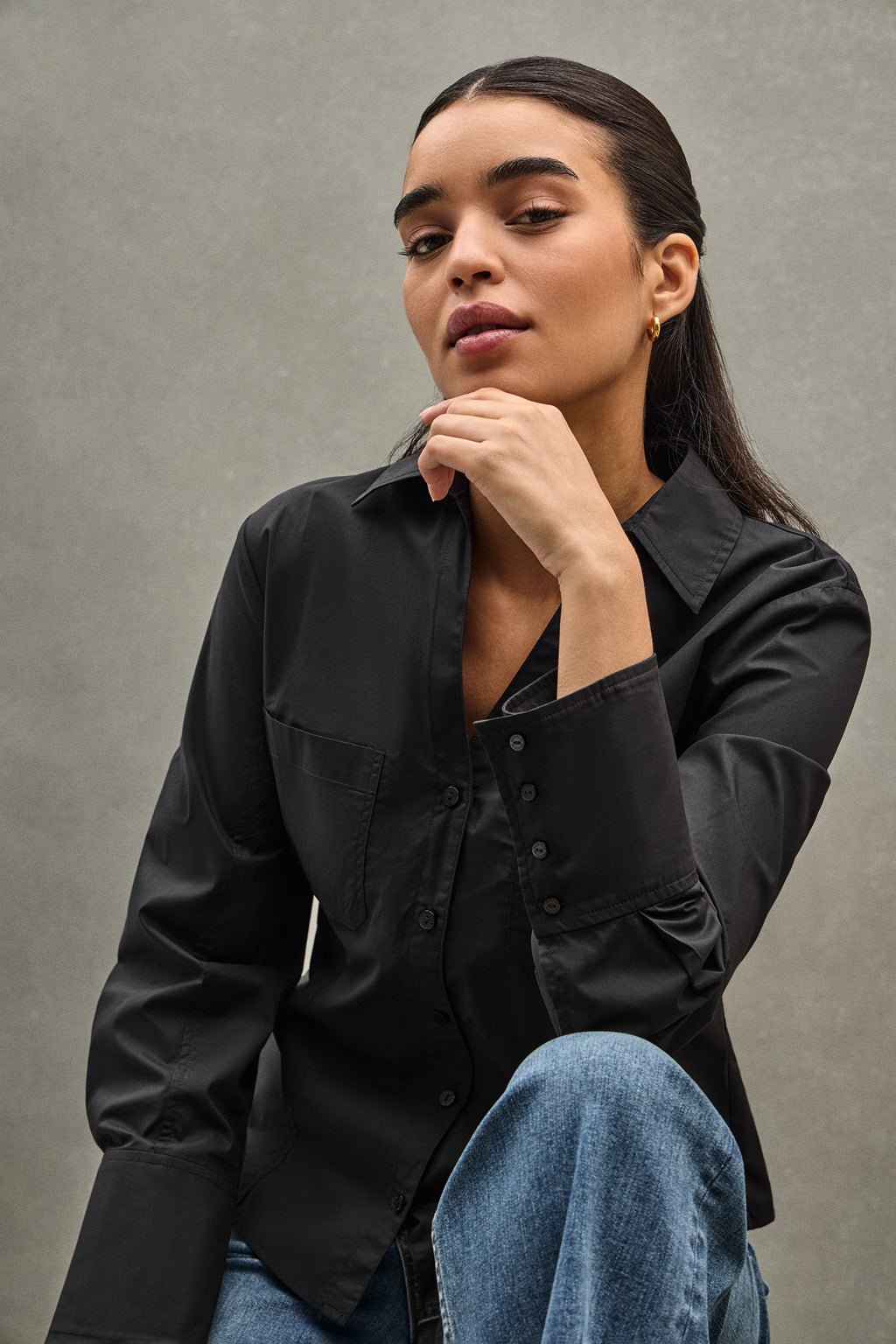 Hemd schwarz im Slim Fit mit V-Ausschnitt