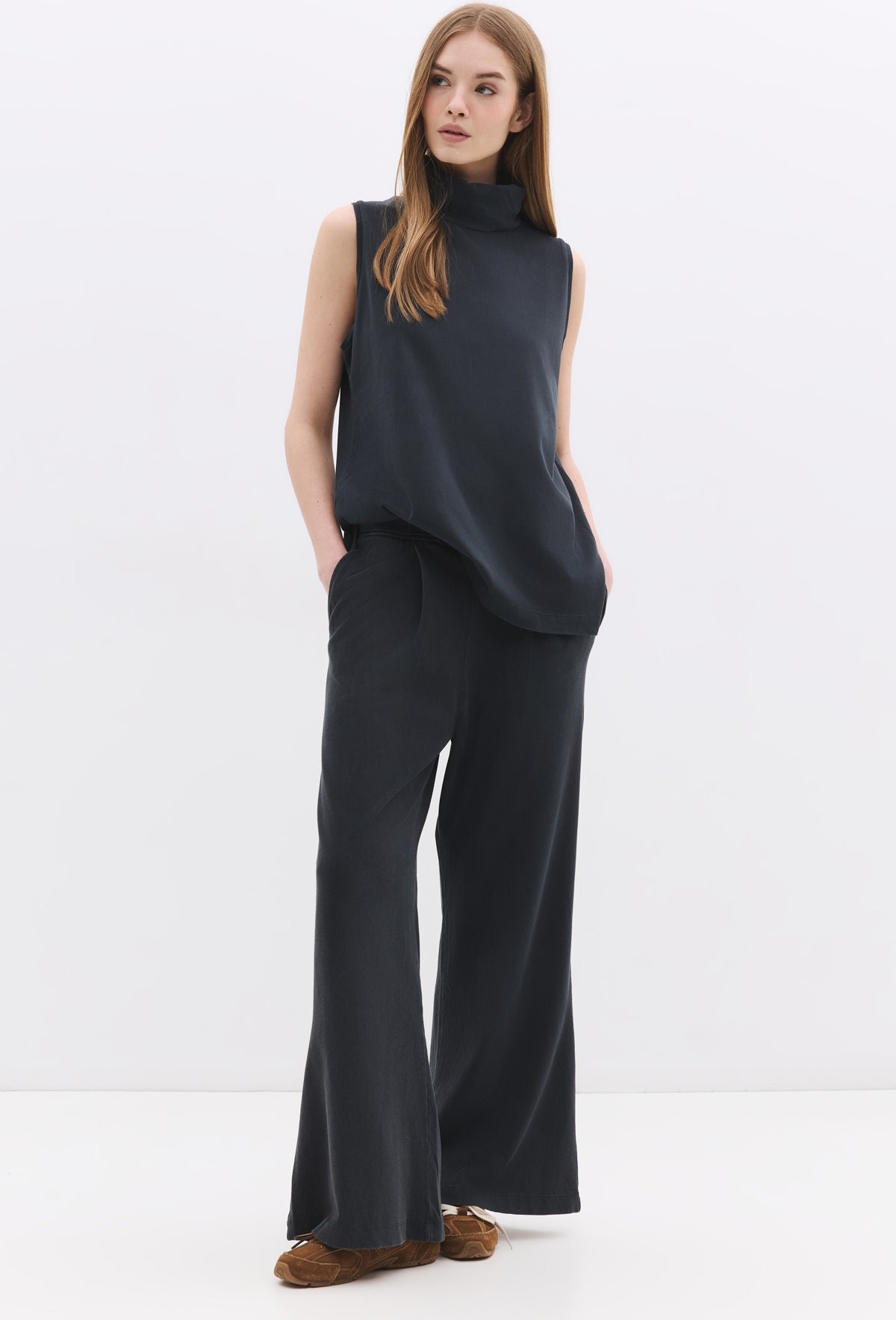 Locker geschnittene Hose mit elastischem Bund