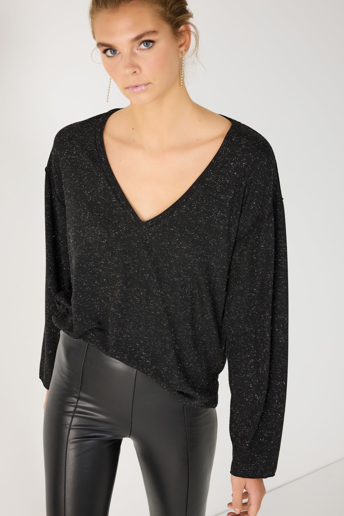 Thumbnail - Langärmlige Bluse mit V-Ausschnitt