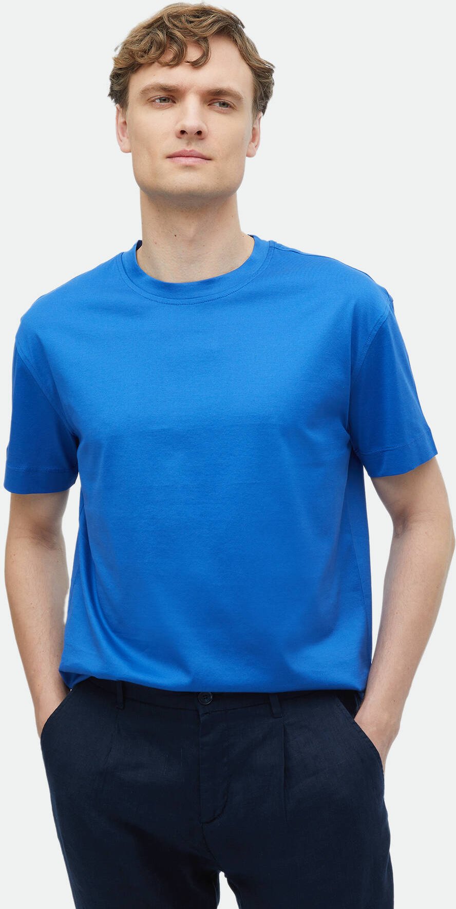 Schlichtes T-Shirt aus 100 % Baumwolle mit Rundhalsausschnitt