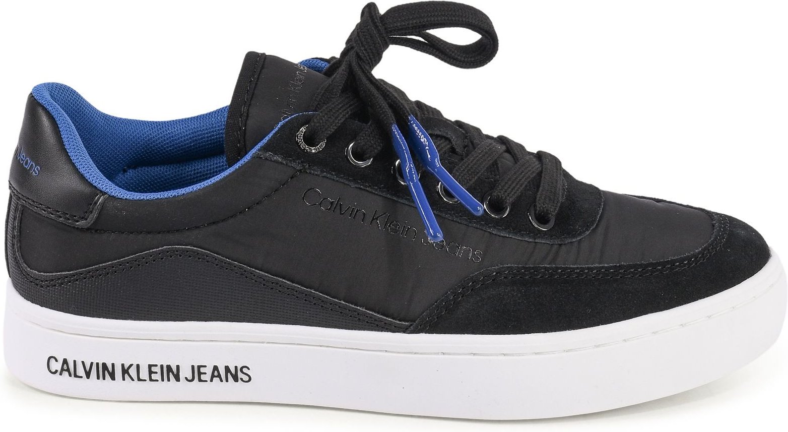 Niedrig geschnittene Sneaker im lässigen Stil