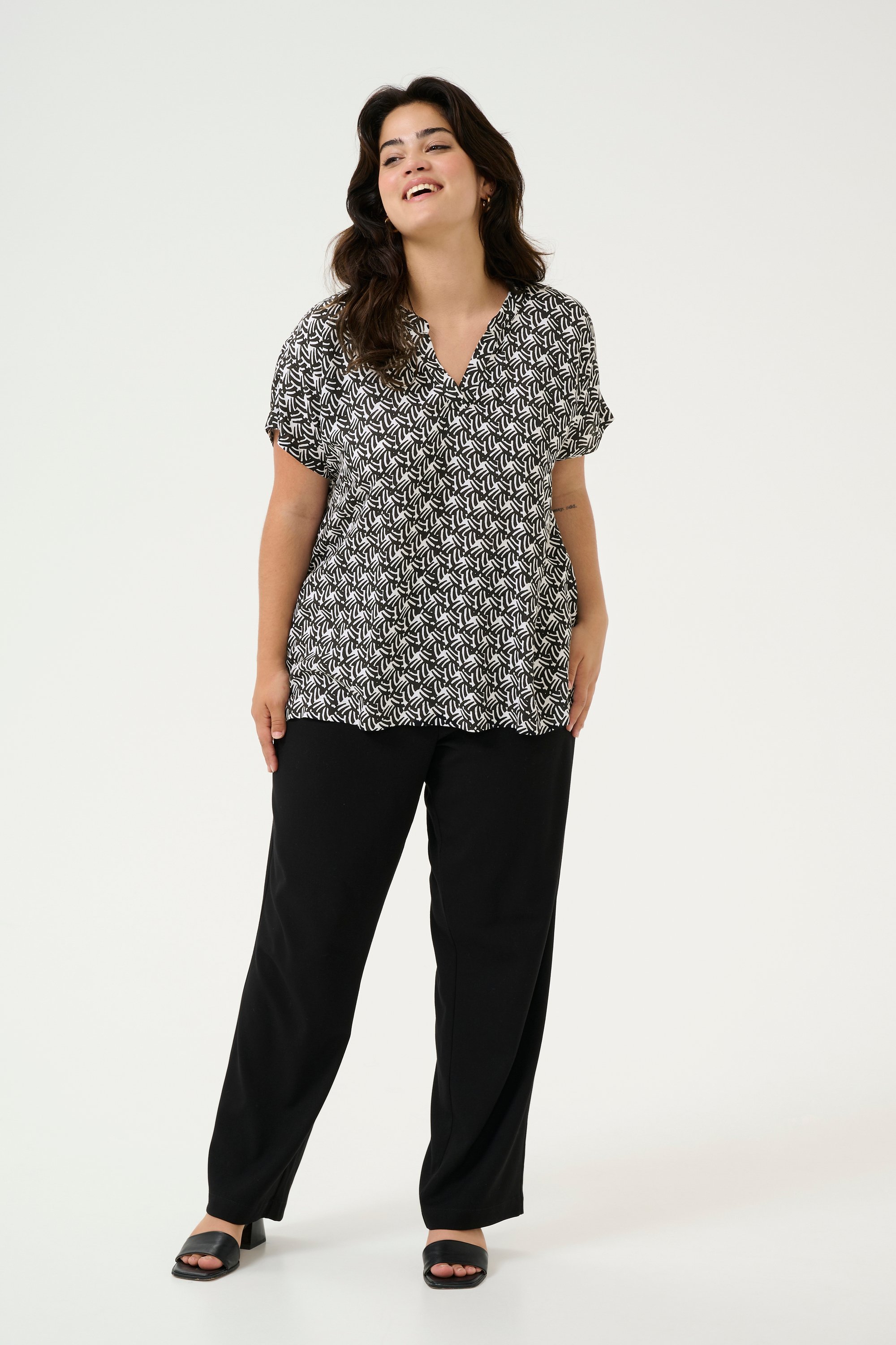 Kurzarm-Bluse Regular fit Black/Moonstruck Retro Print black white