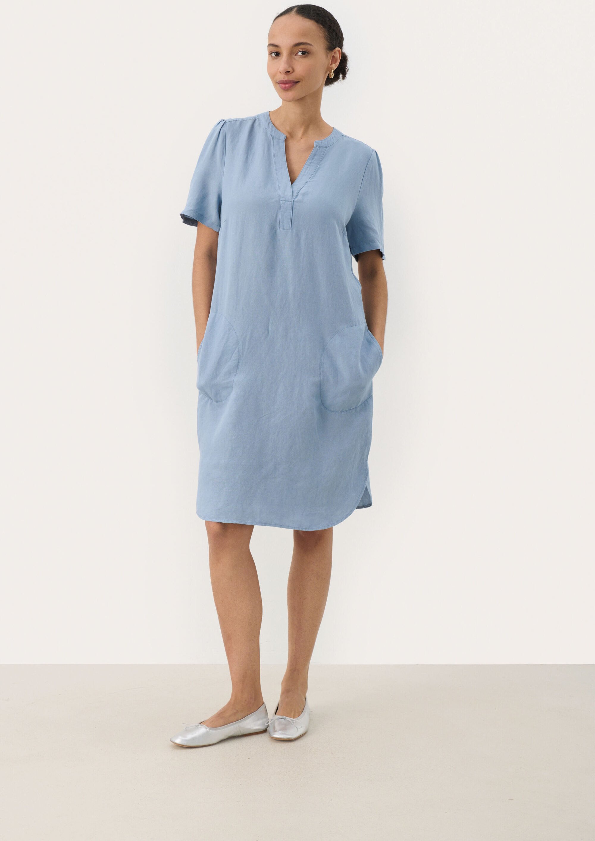 Kleid Gerade Passform blue
