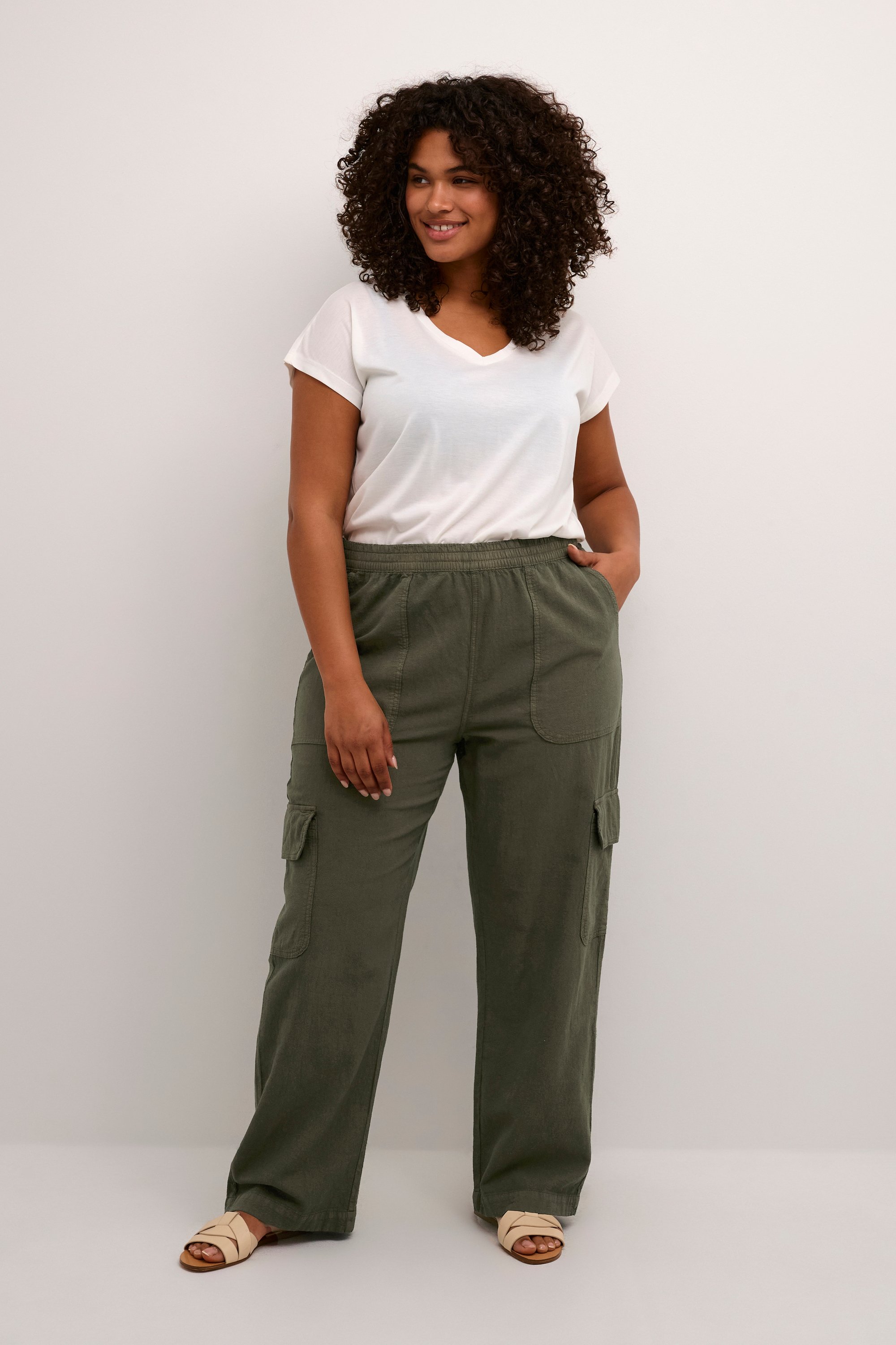 Casual Hose Loose fit Grape Leaf green