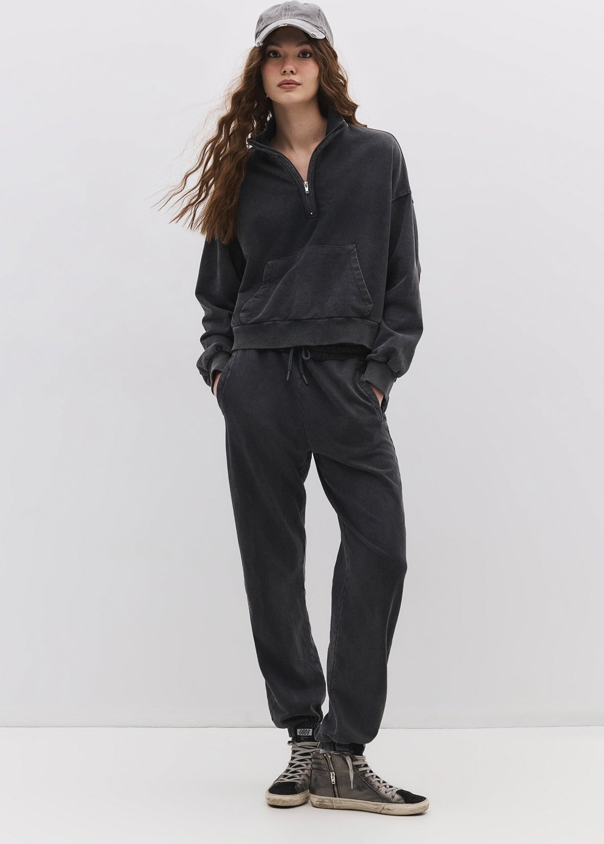 Jogginghose aus verblichener Baumwolle