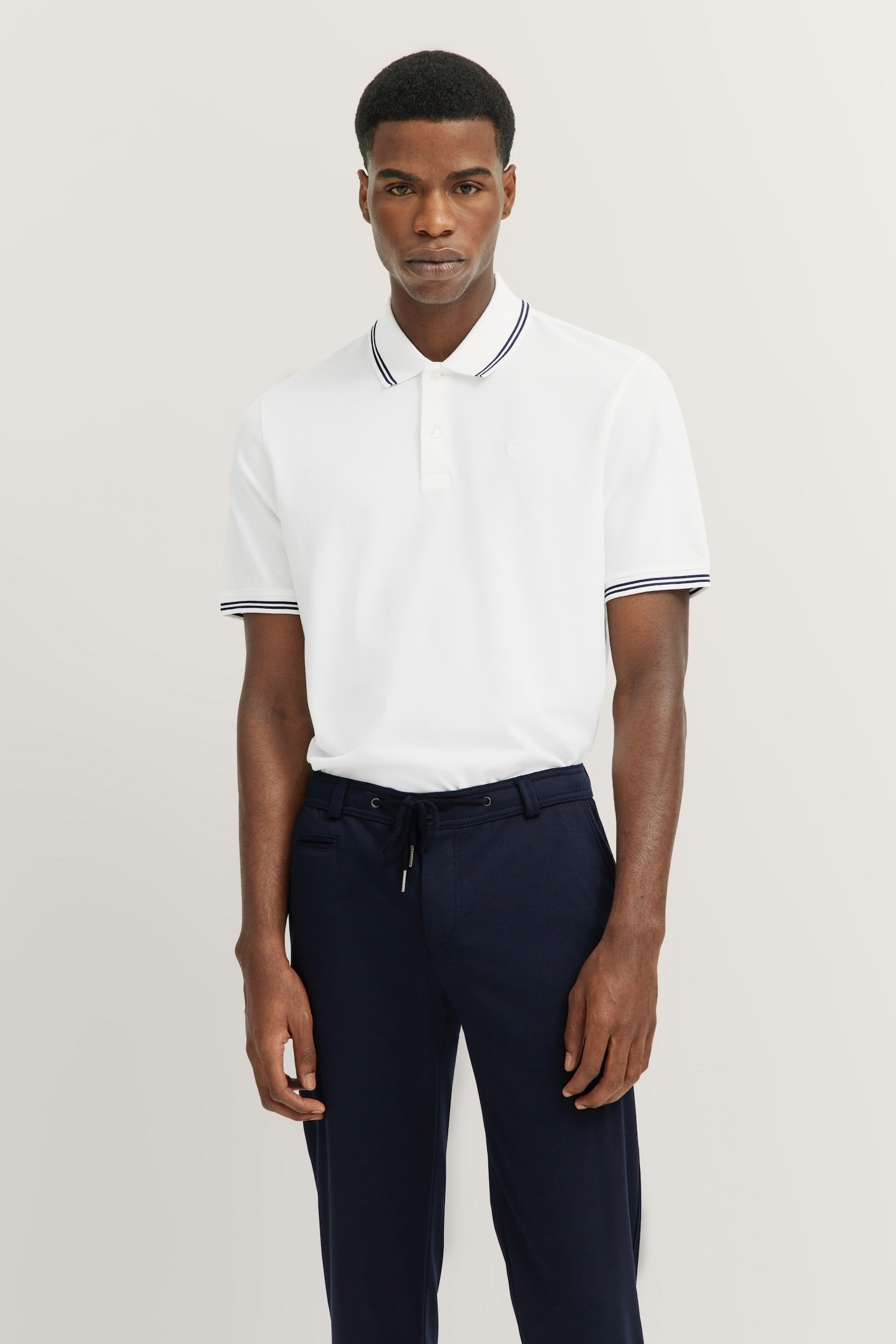 Bugatti Herren Polo mit Kontraststreifen und Bruststickerei