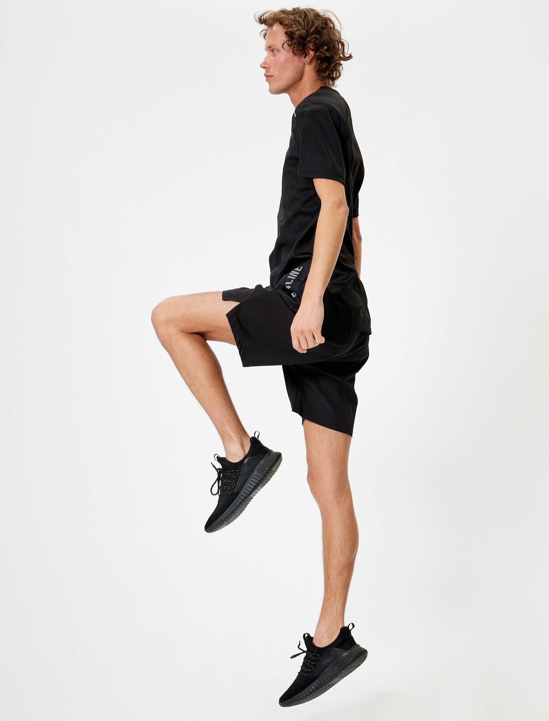 Thumbnail - Koton Shorts Shortss Länge (Mitte Der Wade) Sport Shorts