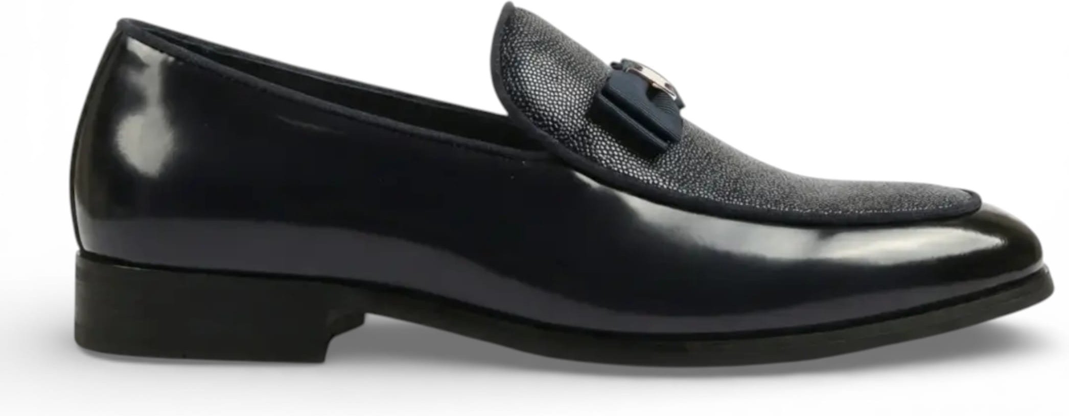 Schwarze Herren-Loafer mit strukturierter Vorderseite und ikonischer Schnalle und Schleife