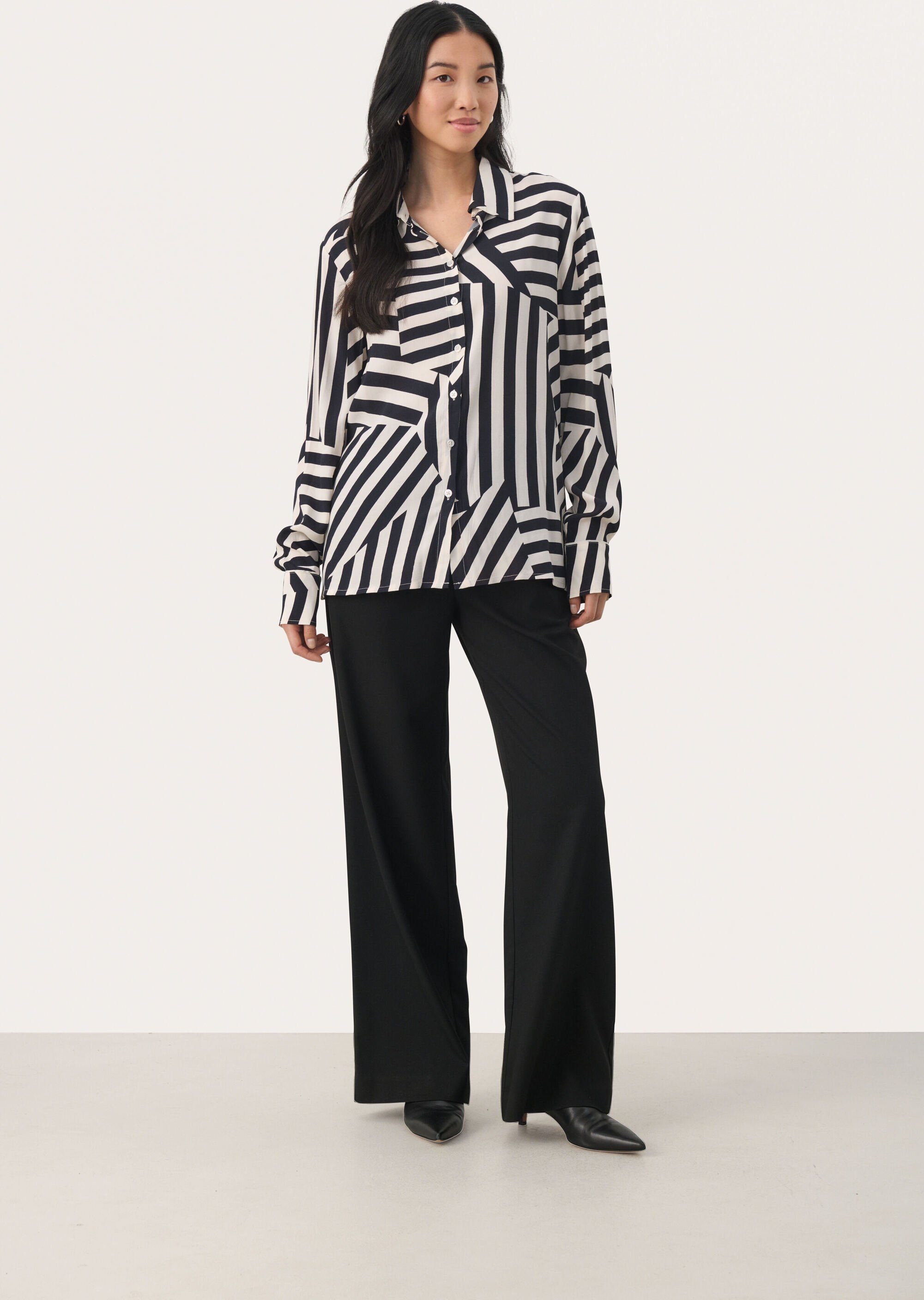 Langarm-Hemd Slim/ Regular fit Deconstructed Stripe black white