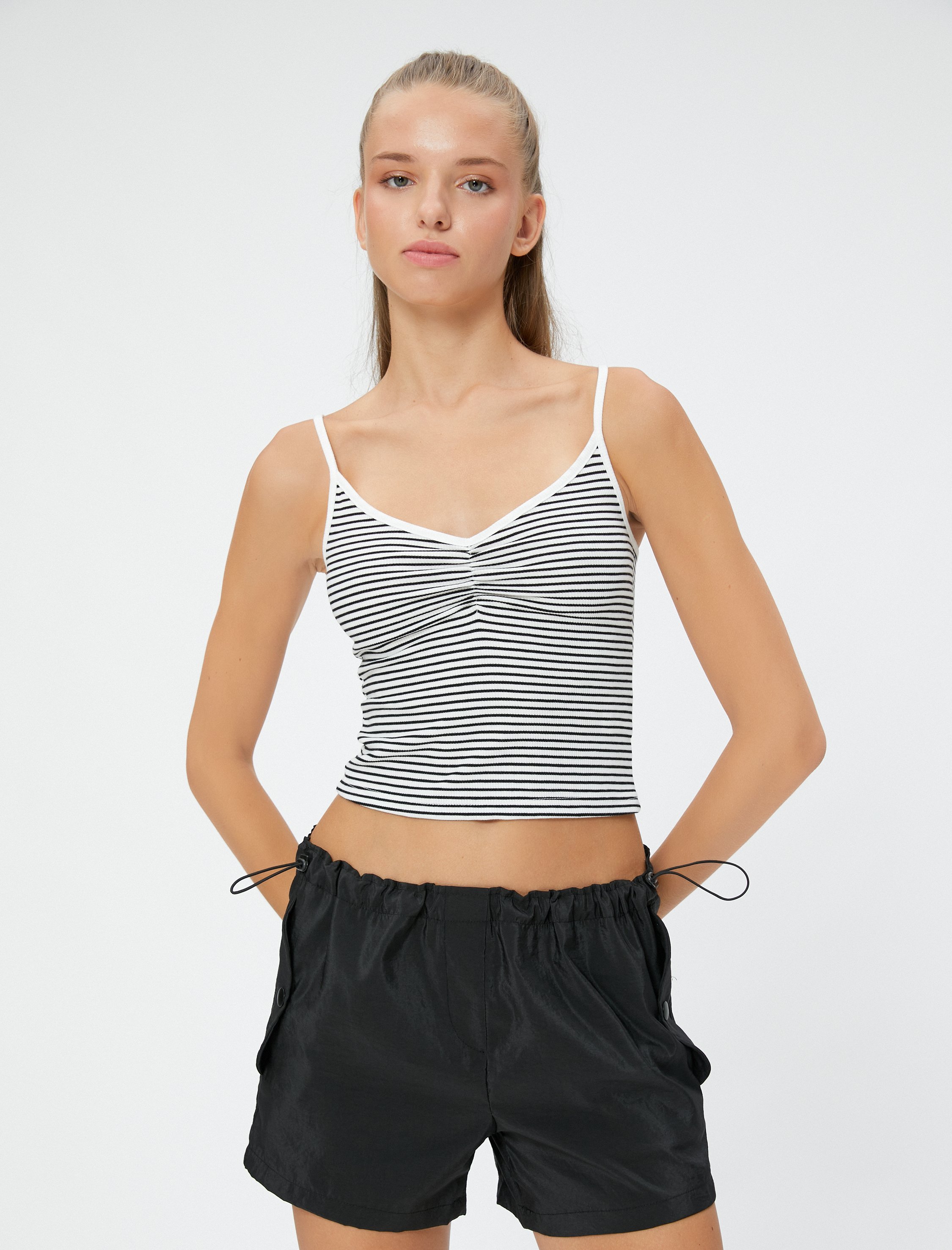 Koton Shorts Mini Länge Normale Leibhöhe Shorts