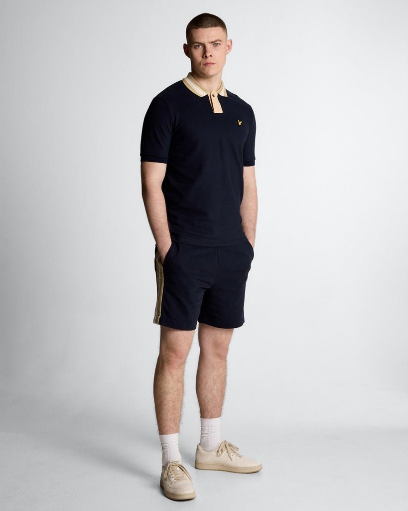 Thumbnail - Lyle & Scott Sweatshorts mit Kontraststreifen – Dunkelmarineblau
