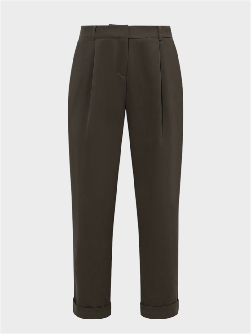 Locker geschnittene Hose mit plissierter Vorderseite und doppelten Beinen