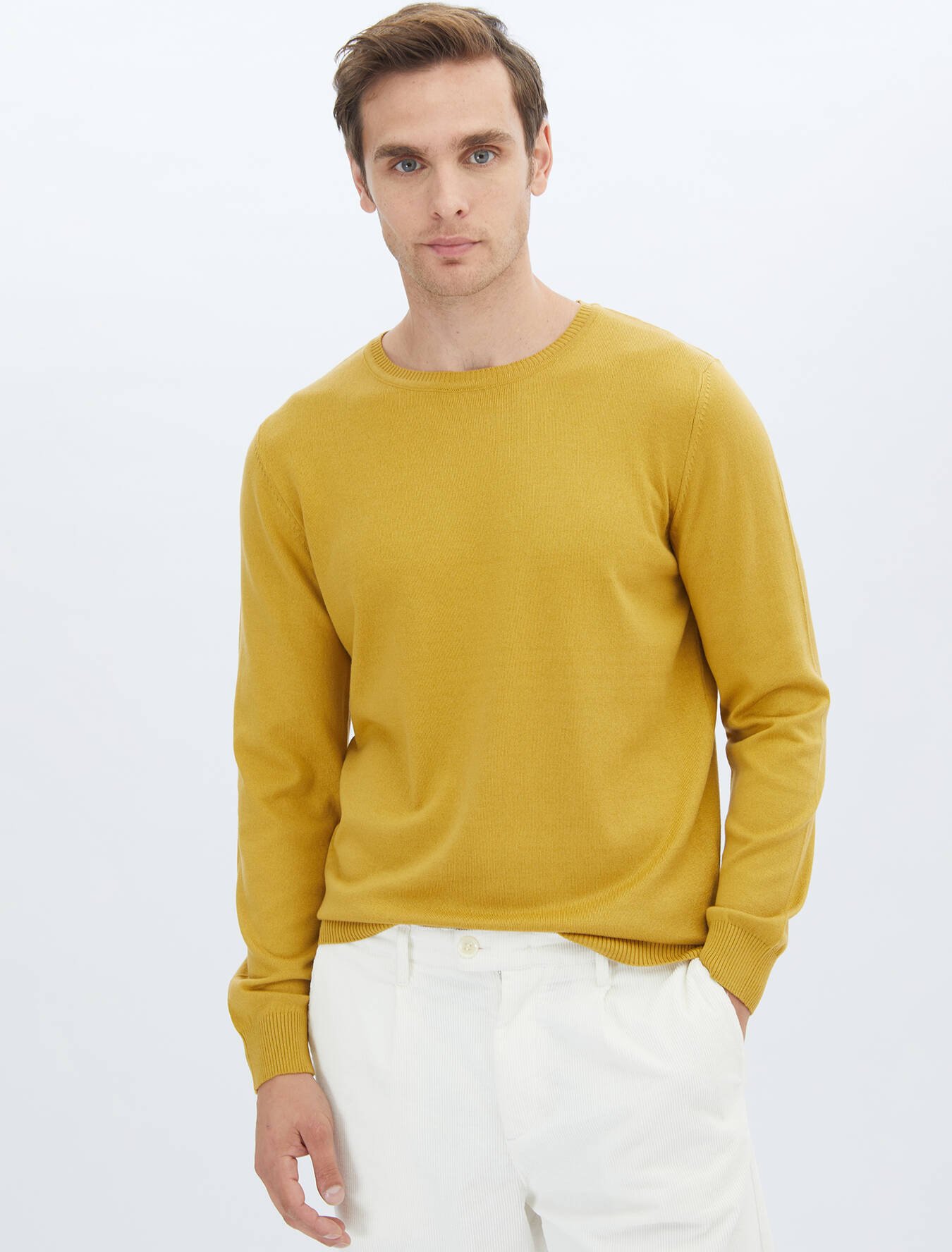 Thumbnail - Strickpullover aus schlichter Baumwollmischung mit Rundhalsausschnitt