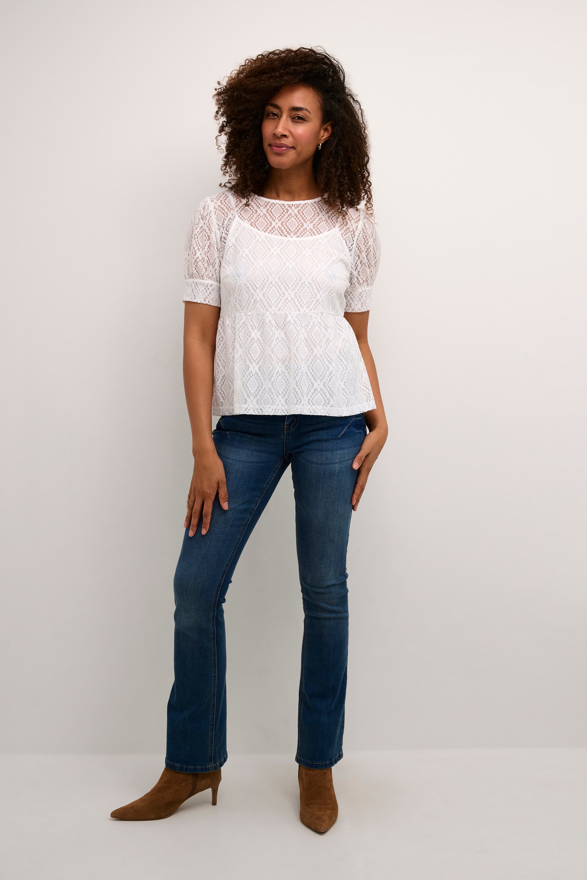 Kurzarm-Bluse Feminine white