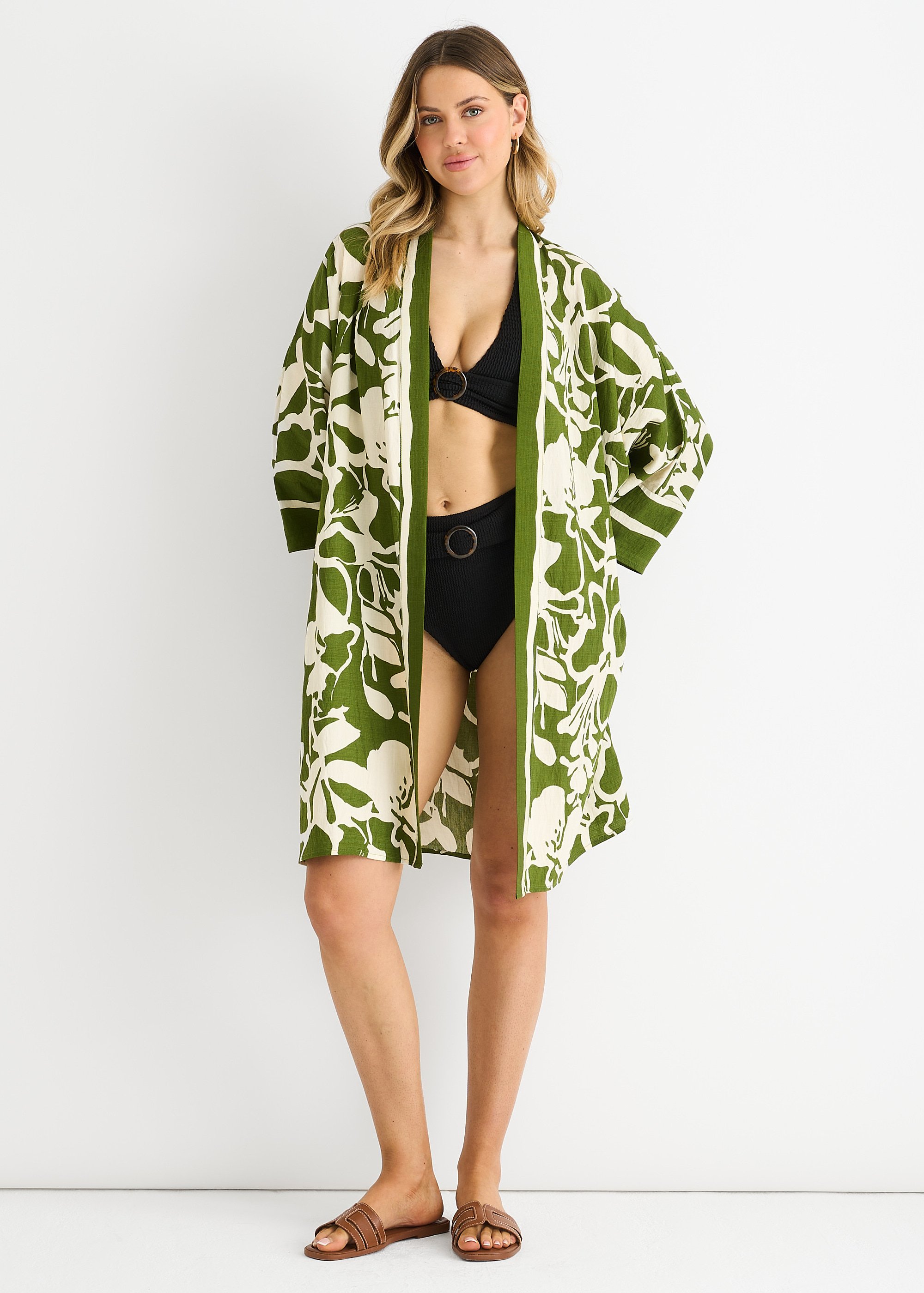 Schwarzer Sommerrand bedruckter Strand Kimono