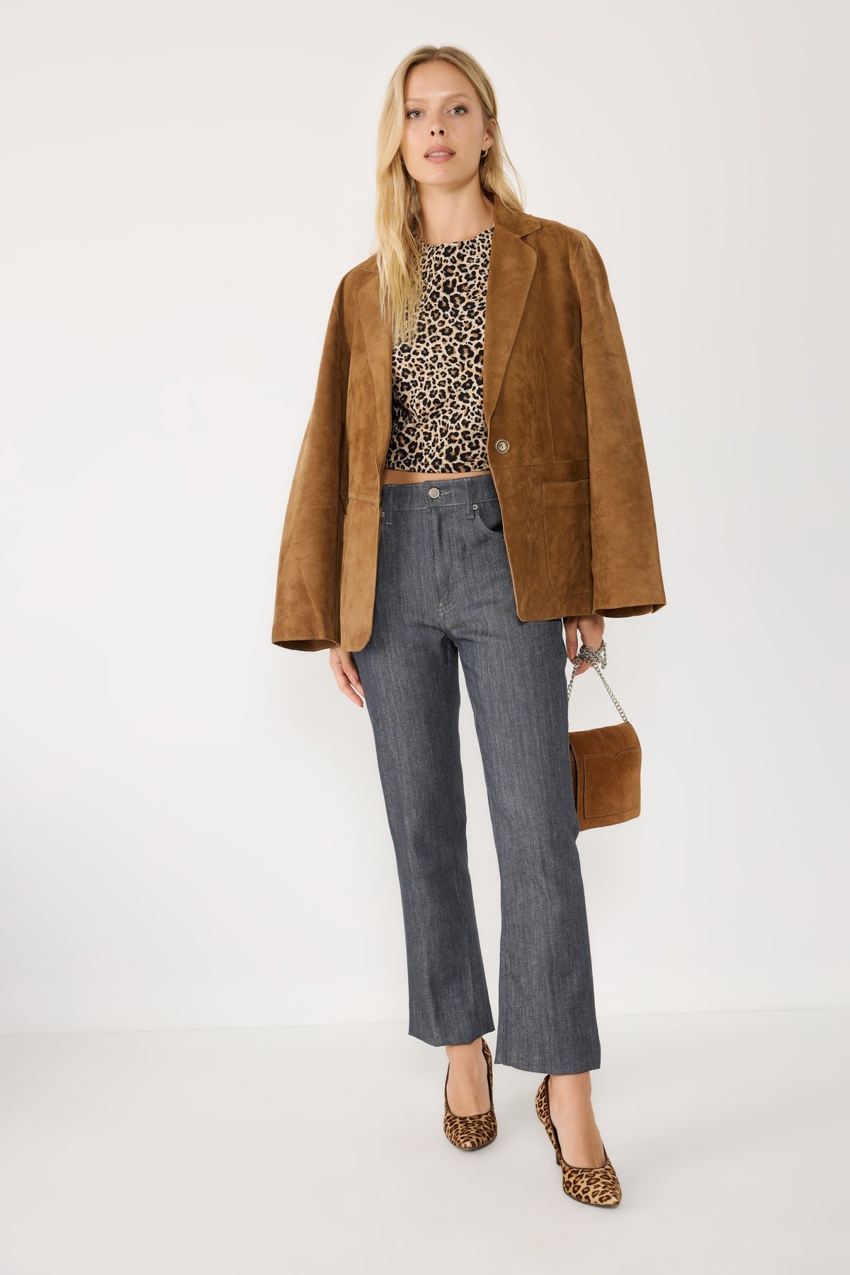 Kurzes T-Shirt mit Leopardenmuster