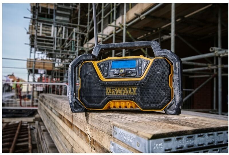 Akku- und Netz Kompakt-Radio DCR029-QW ohne Akku ohne Lader im Karton - Dewalt