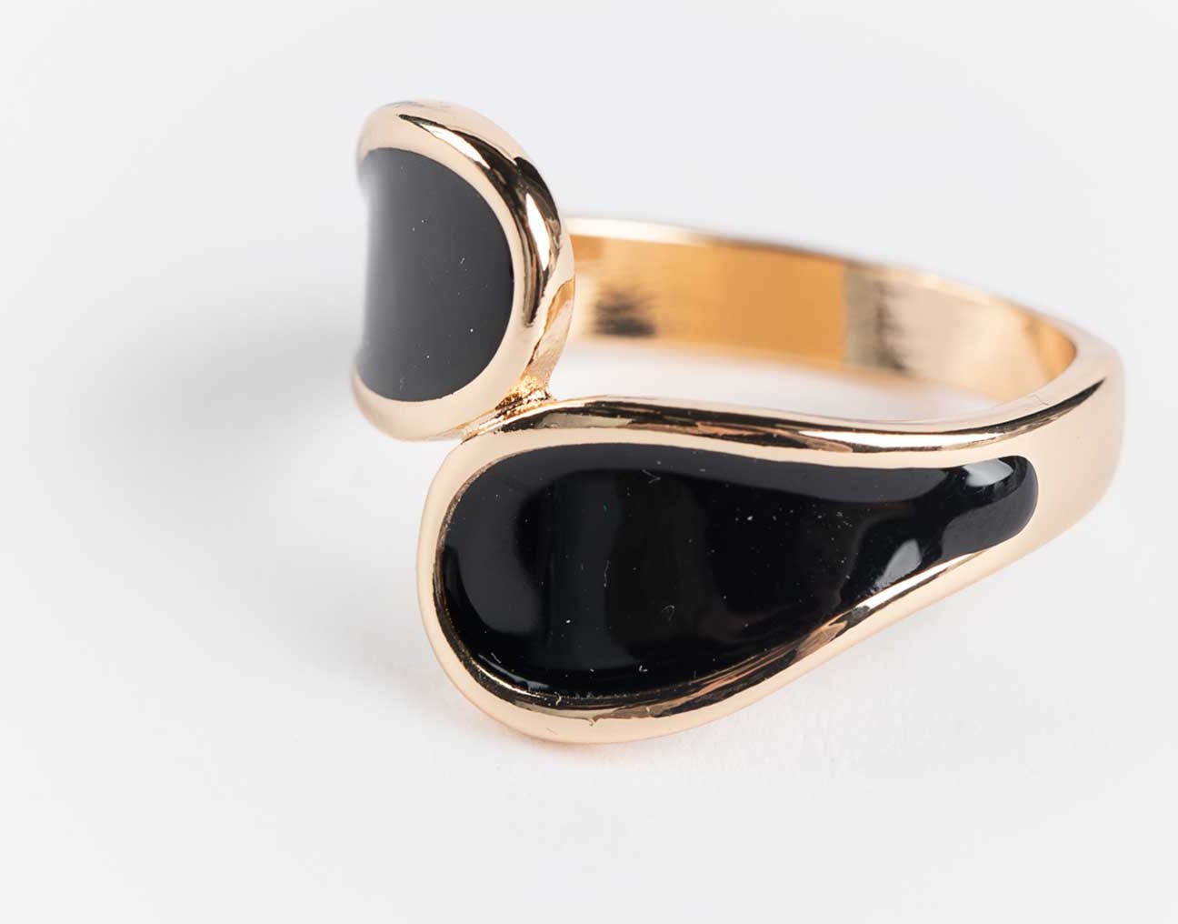 Ring - Metallic-Details - goldfarben