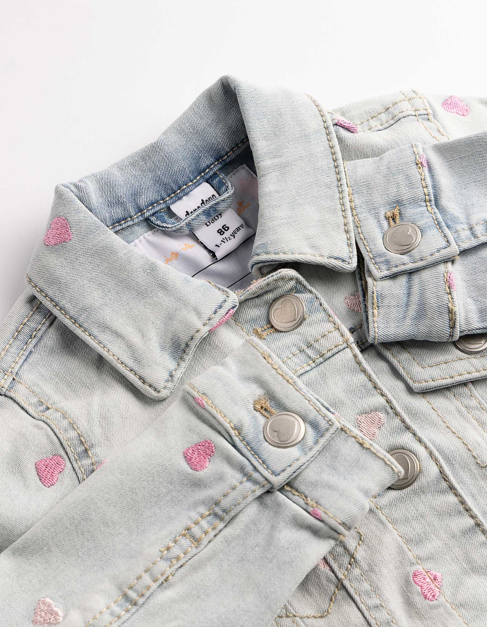 Jeansjacke - Stickereien - hellblau