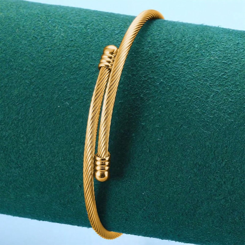 Pièce Bracelet ouvert en acier de titane de mode européenne et américaine, bracelet simple et polyvalents - SHEIN - Modalova