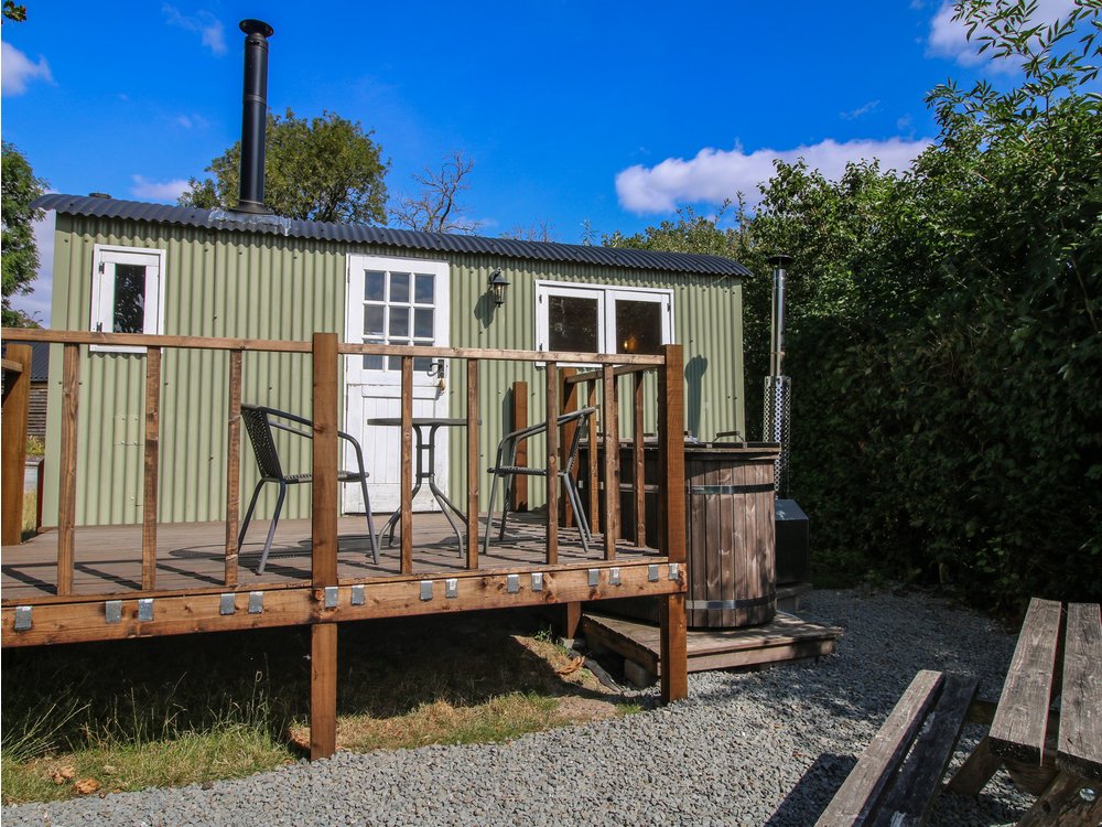 Aston - Shepherd Hut