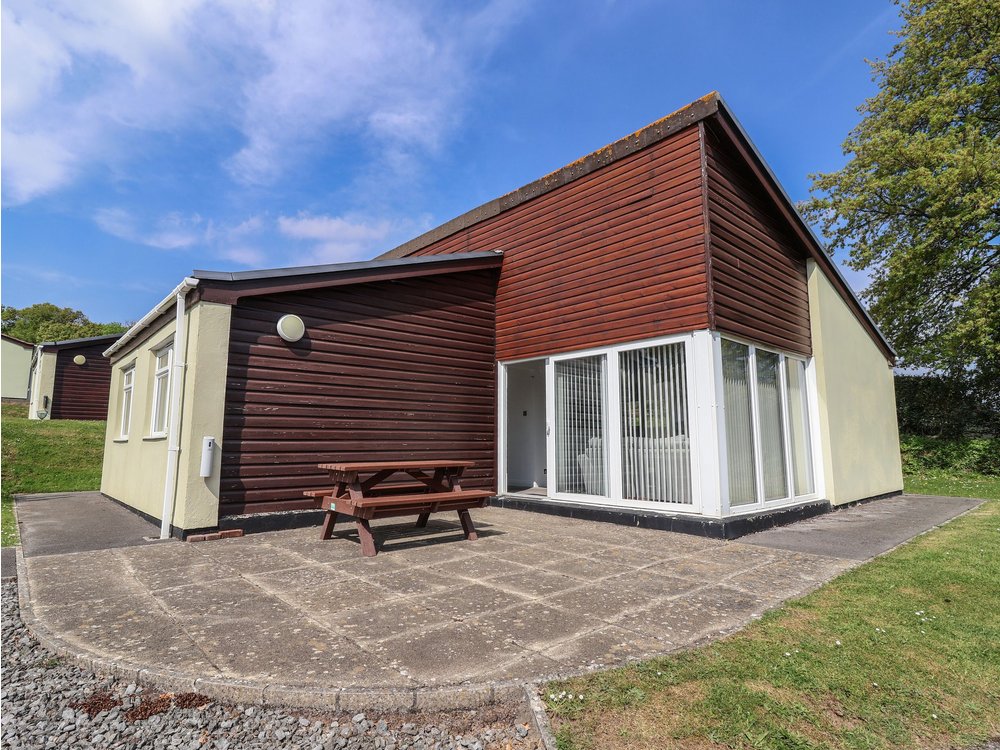 Harcombe House Accessible Pet Free Bungalow Sleeps 6
