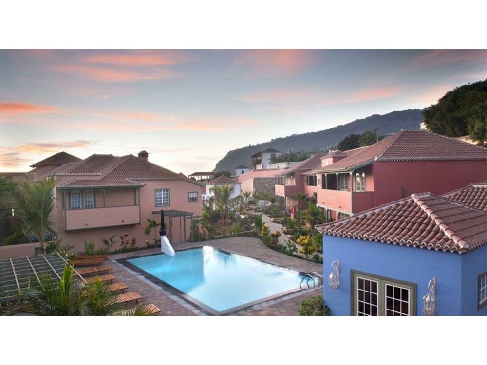 Hacienda de Abajo - Adult Only