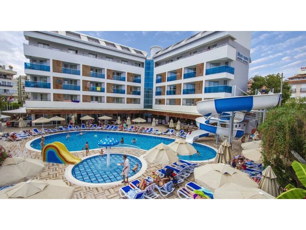 Blue Wave Suite Hotel