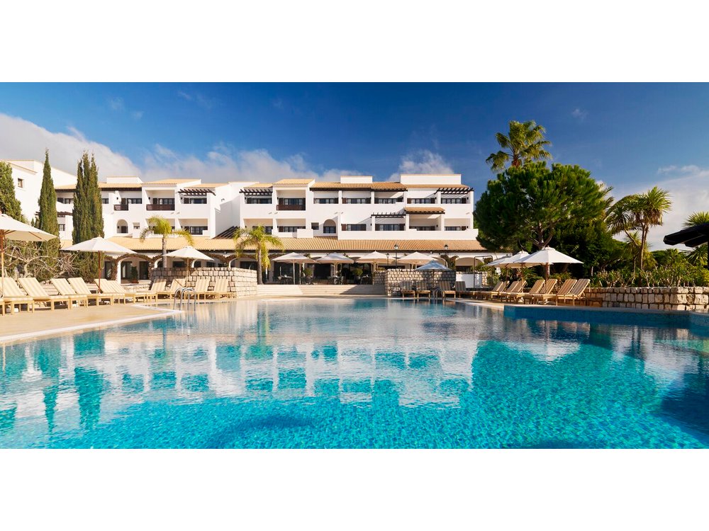 Pine Cliff Residence