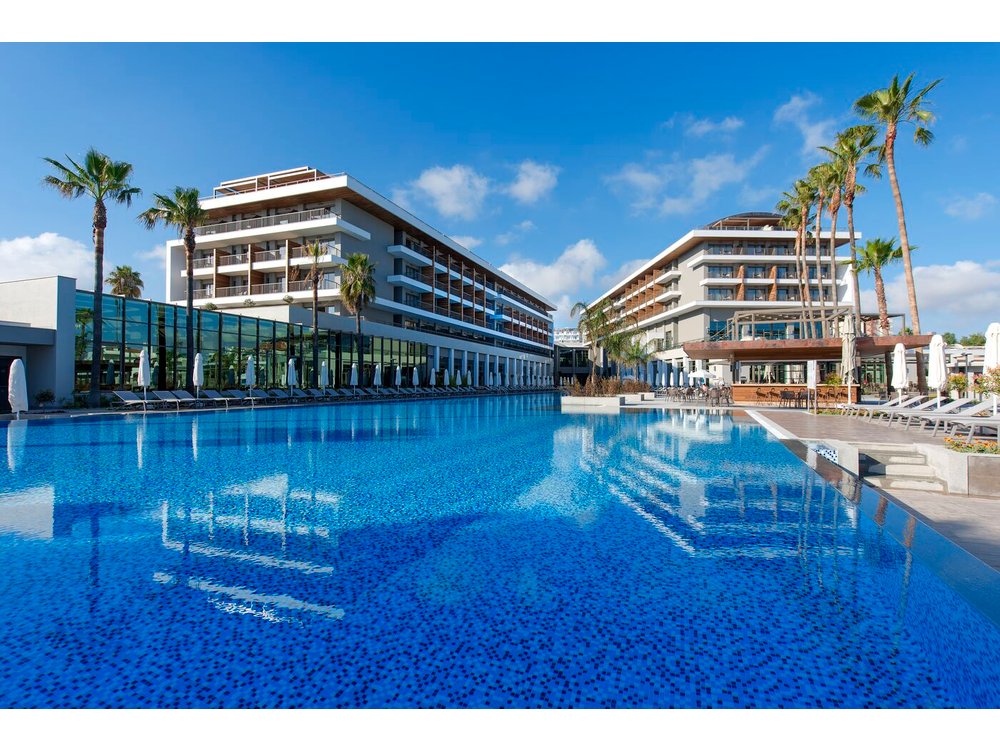 Acanthus Cennet Barut Collection