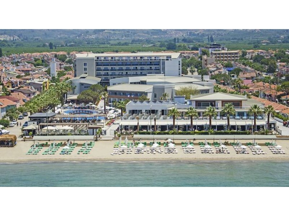 Palm Wings Beach Resort and Spa Kusadasi