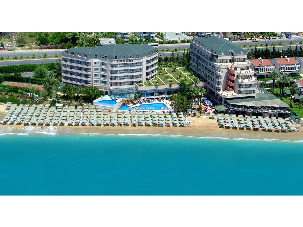 Aska Just In Beach