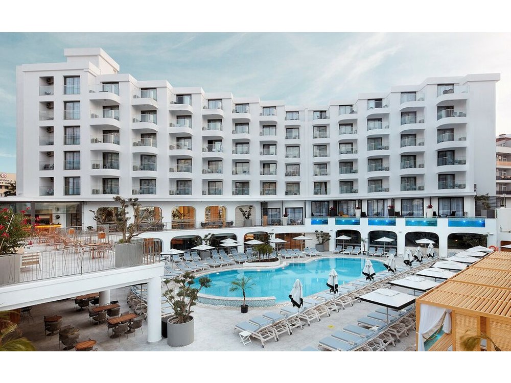 Lalila Blue Suites