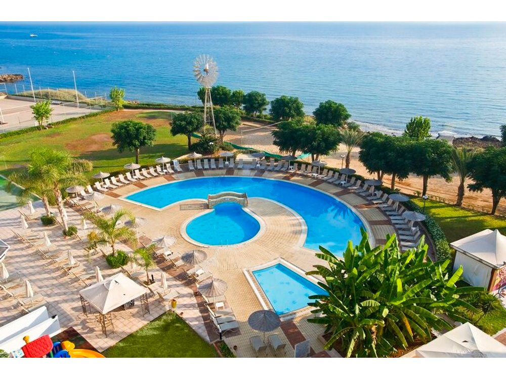 Hotel Pernera Beach