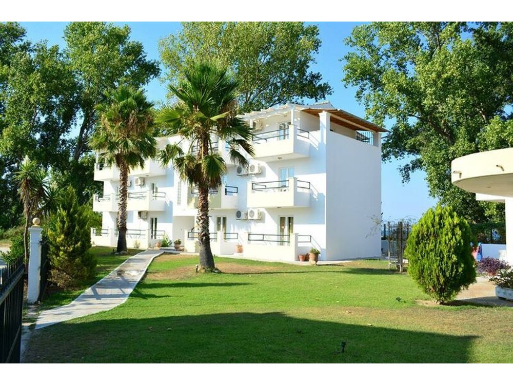 Cavos Beach House