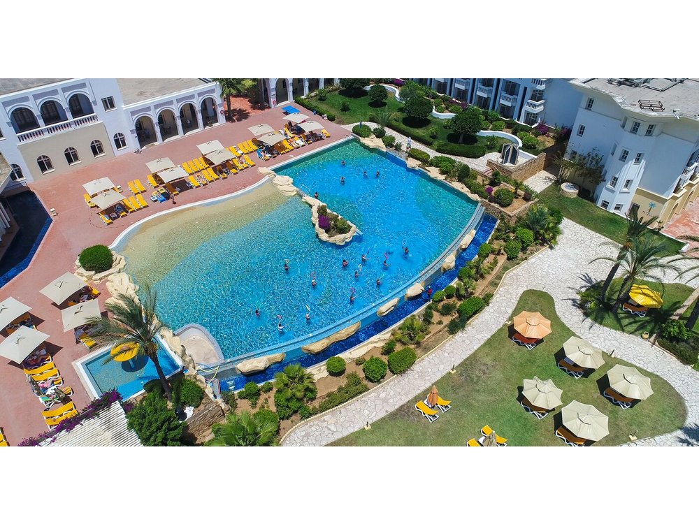 Medina Belisaire and Thalasso