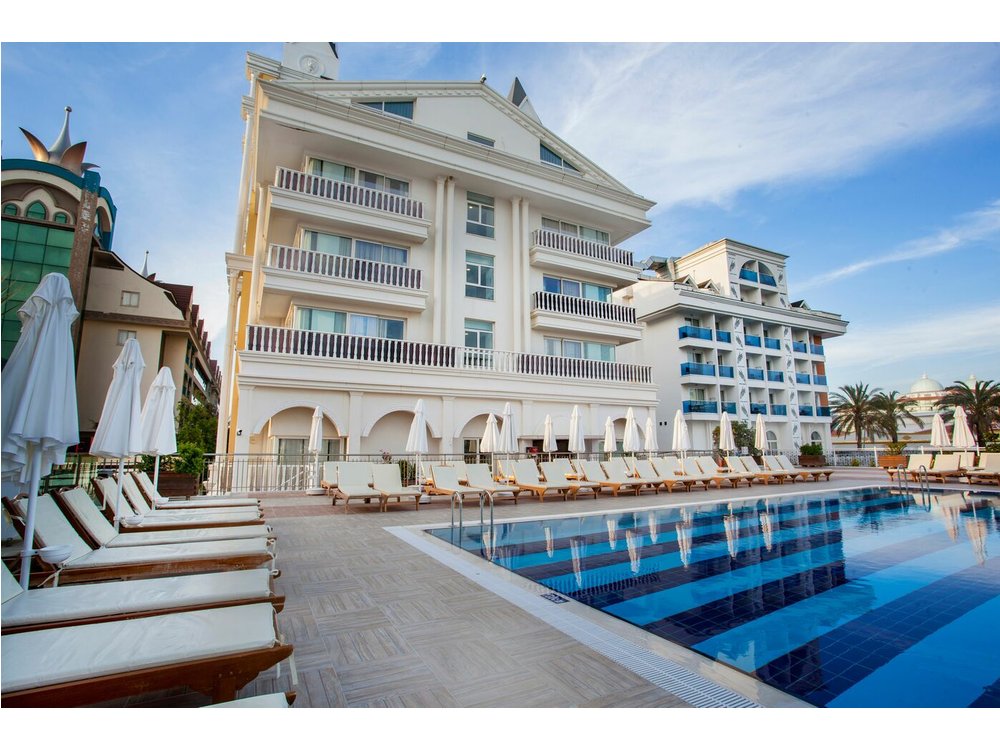 Dream World Resort