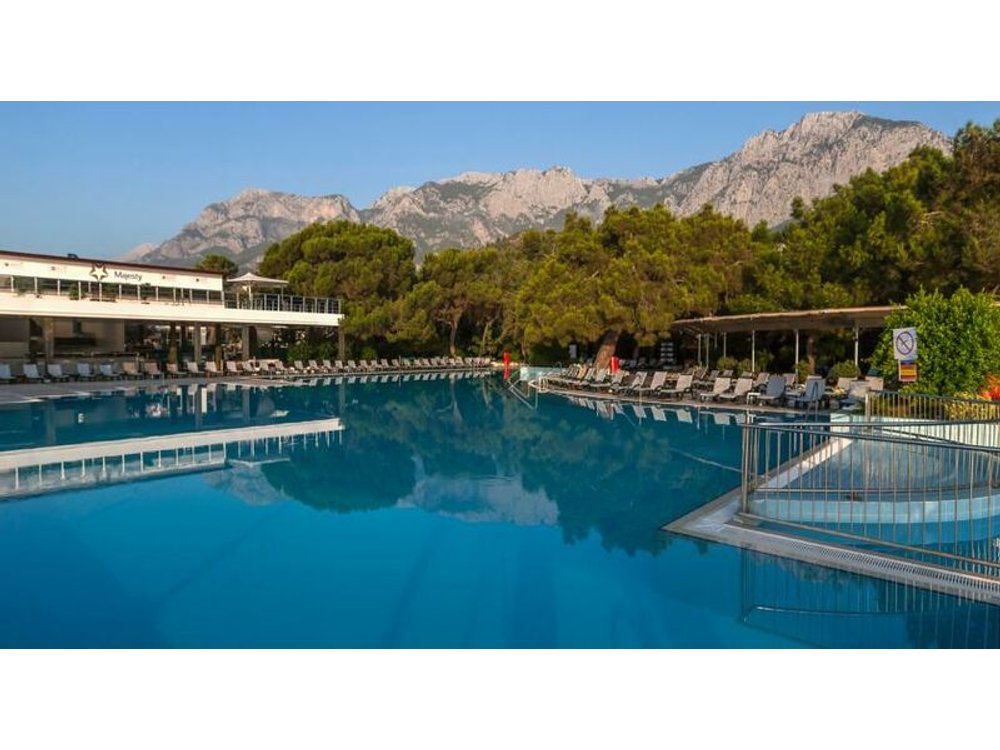 La Mer Hotel