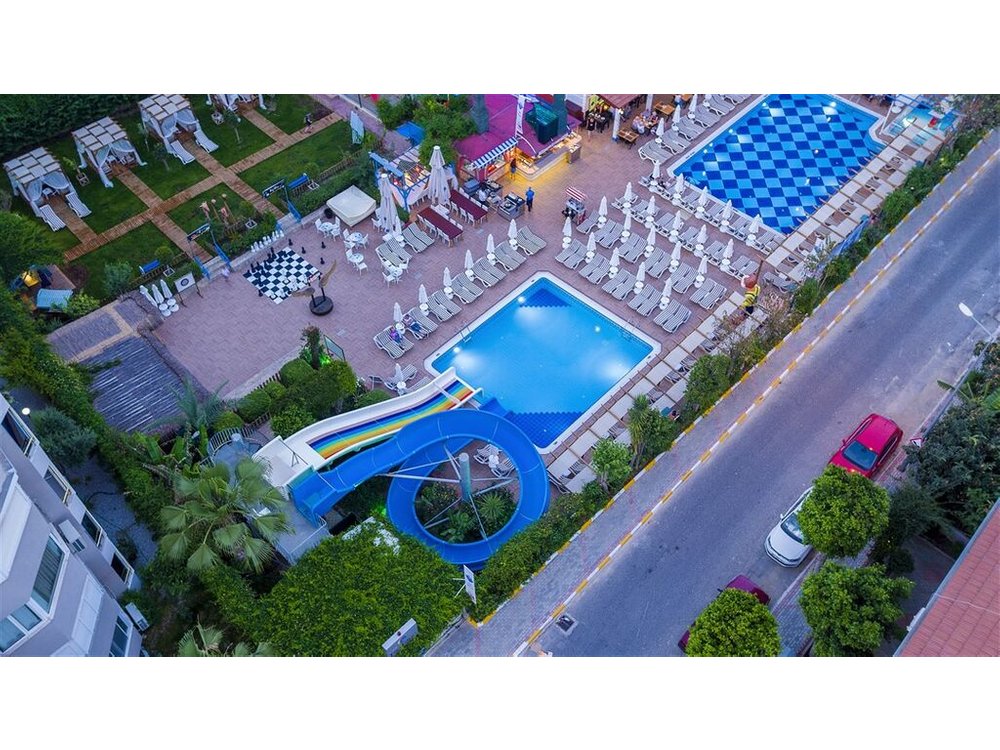 Club Big Blue Suite Hotel